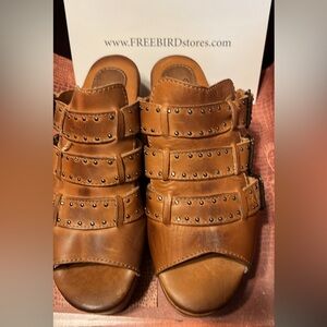 Freebird Landi wedge size 7